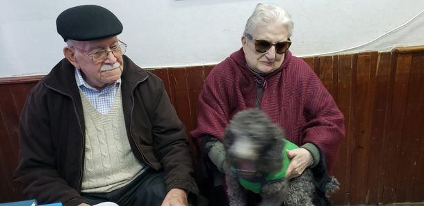 Final feliz: la pareja de jubilados de Mar del Plata recuperó la perrita perdida