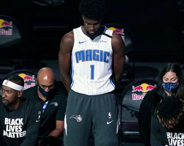 Jonathan Isaac sorprendi&oacute; a la NBA
