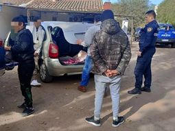 cordoba: manejo 200 kilometros con su hija dentro del baul de su auto cordoba: manejo 200 kilometros con su hija dentro del baul de su auto