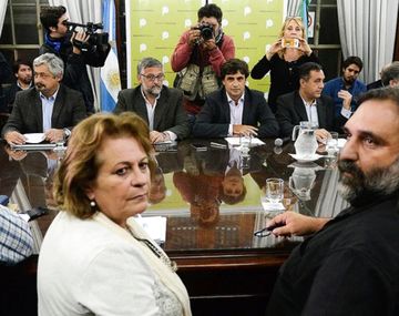 La Provincia recibe a los gremios docentes y busca garantizar el inicio de clases