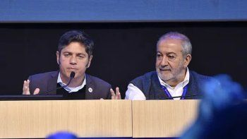 axel presidente, la aclamacion del sindicato de la sanidad para kicillof en cordoba