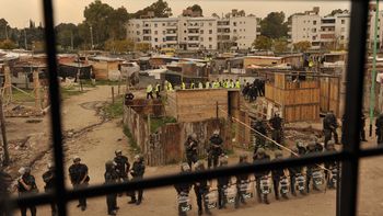 continua el derribo de viviendas en la villa papa francisco de lugano continua el derribo de viviendas en la villa papa francisco de lugano