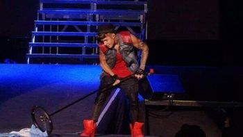 buscan declarar persona no grata a justin bieber buscan declarar persona no grata a justin bieber