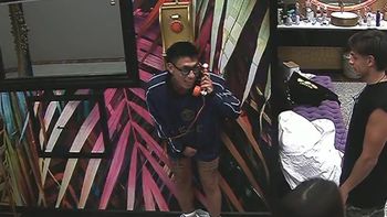 brian atendio desnudo el telefono rojo de gran hermano y mostro de mas: que beneficio obtuvo brian atendio desnudo el telefono rojo de gran hermano y mostro de mas: que beneficio obtuvo