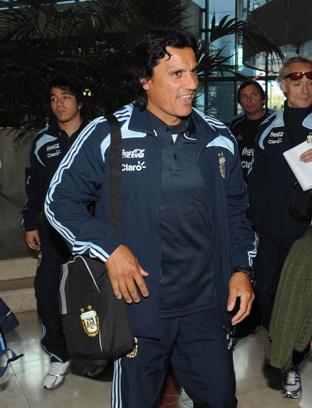 Enrique: Messi no va a ser más que Maradona aunque gane tres Mundiales