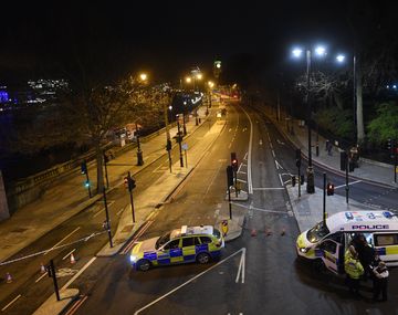 Scotland Yard sigue con la investigación frente al Parlamento