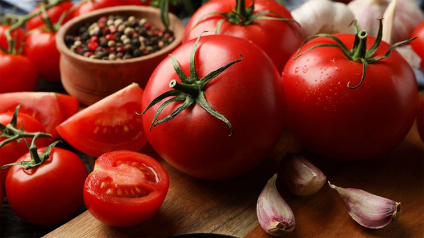 El tipo de tomate recomendado para comer que rejuvenece la piel y mejora la circulación