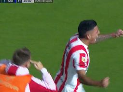 ¡El gol del año! Santiago Rodríguez convirtió desde mitad de cancha para Instituto