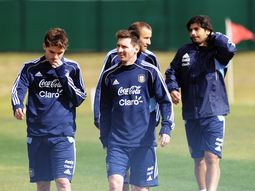 lionel messi llego al pais y se fue directamente a entrenar lionel messi llego al pais y se fue directamente a entrenar