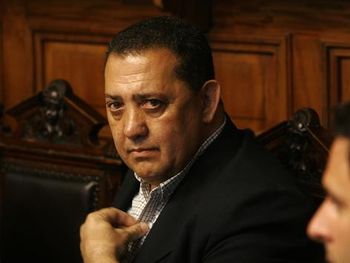 DElía