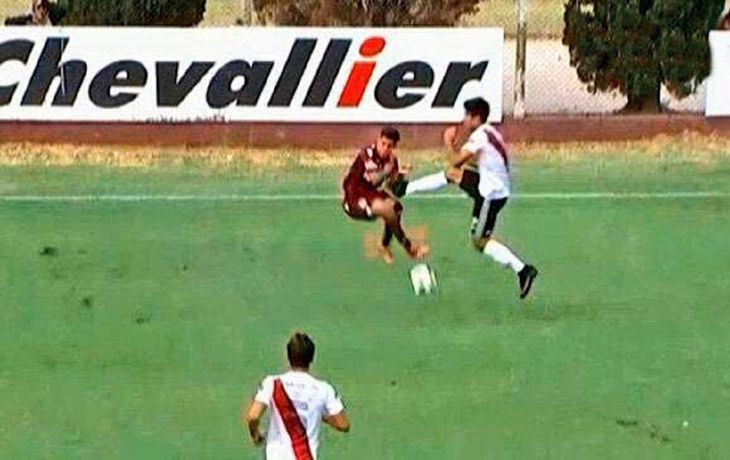 El brutal planchazo por el que expulsaron a Lollo en el partido de Reserva de Lanús vs River