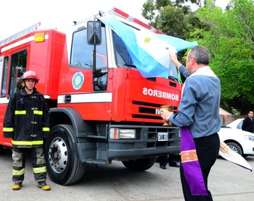 Diez personas heridas al caerse el techo de un colegio
