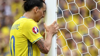 ¿justo vos? suecia cayo ante italia por este insolito gol que erro ibrahimovic ¿justo vos? suecia cayo ante italia por este insolito gol que erro ibrahimovic