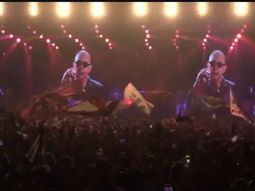 VIDEO EMOCIONANTE: Indio Solari cantó desde la eternidad con Los Fundamentalistas del Aire Acondicionado VIDEO EMOCIONANTE: Indio Solari cantó desde la eternidad con Los Fundamentalistas del Aire Acondicionado
