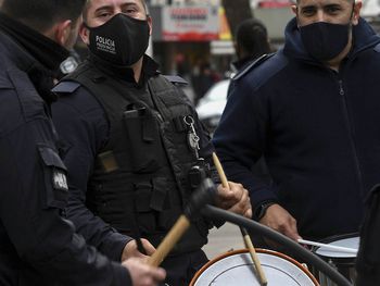 La Polic&iacute;a Bonaerense pidi&oacute; mejoras salariales