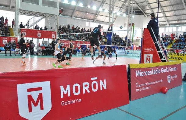 UAI Urquiza ganó y estiró la definición de la Liga Metropolitana de Voley ante Lomas