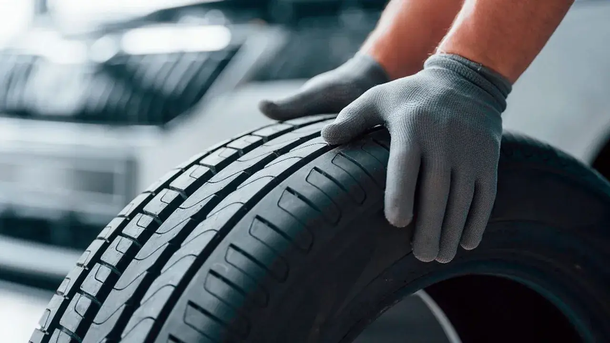 En qué supermercado y a qué monto se consiguen los neumaticos a buen precio