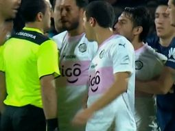 Los jugadores de Olimpia no soportaron las equivocaciones de Espinoza