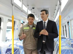 randazzo uso el sarmiento como un pasajero mas: fue gratificante randazzo uso el sarmiento como un pasajero mas: fue gratificante