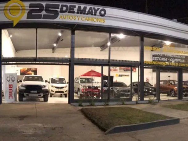 Una mujer dio a luz en una concesionaria y escondió al bebé en un cajón. (Foto: Facebook)