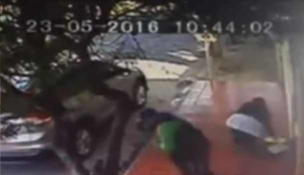 VIDEO: Violento asalto a una estudiante secundaria en Santiago del Estero