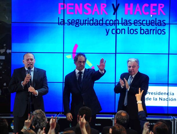 De cara al balotaje, Scioli prometió paritarias sin techo a los trabajadores