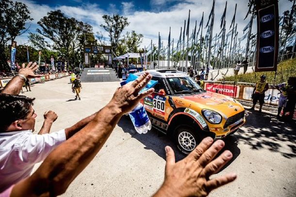 Grave accidente en el Dakar: un vehículo despistó y hay doce heridos