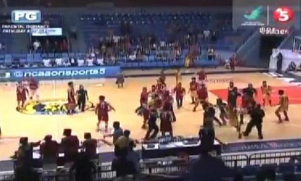 Mirá esta brutal batalla campal durante un partido de básquet