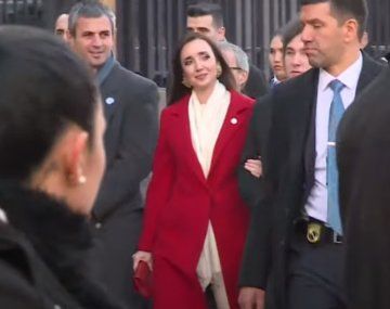 Victoria Villarruel llegando al Tedeum por el 9 de Julio.