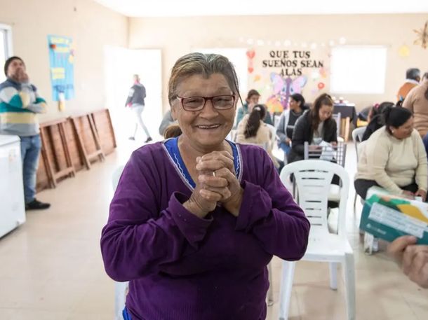 Una fundación convierte tapitas plásticas en anteojos gratuitos para quienes no pueden pagarlos. Foto: Fundación Boreal.