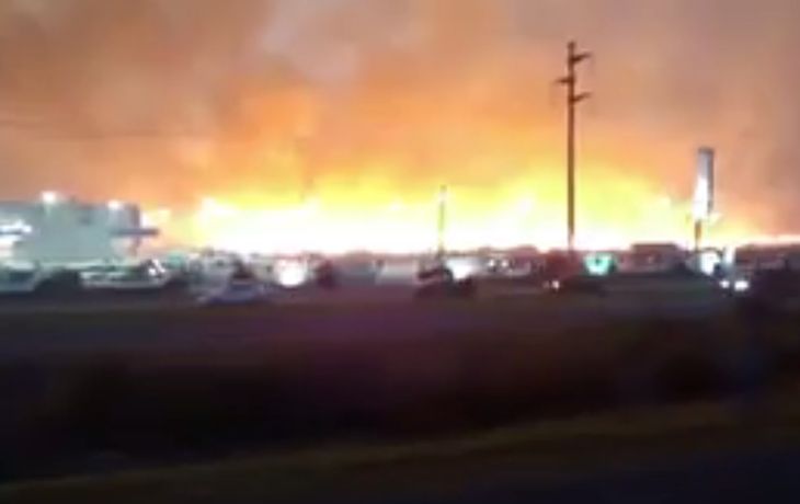 Un enorme incendio de pastizales afectó varios kilómetros en la ruta 11
