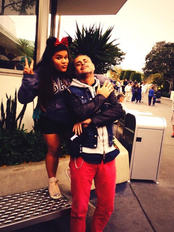 Rial a Morena en sus 15 años: Nos elegimos como padre e hija; a festejarlo