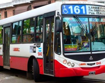 Balearon a un colectivero y hay paro en la línea 161