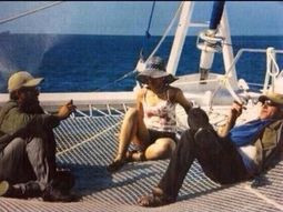 polemica por una foto de guerrilleros de las farc en un yate polemica por una foto de guerrilleros de las farc en un yate