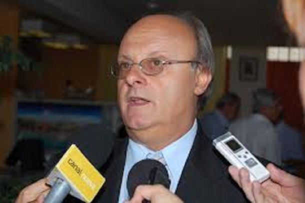 El intendente de Comodoro y concejales bajan sueldos para pago a empleados