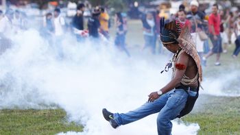 protestas en brasil: ahora los pueblos originarios se manifiestan contra el mundial protestas en brasil: ahora los pueblos originarios se manifiestan contra el mundial