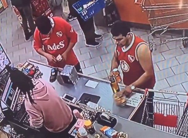 Rastrero amargo: el insólito robo de chupetines que es viral