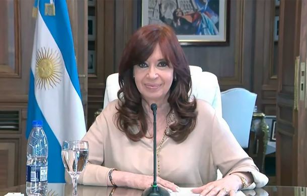 Cristina Kirchner pidió que se confirme su sobreseimiento en la causa Hotesur