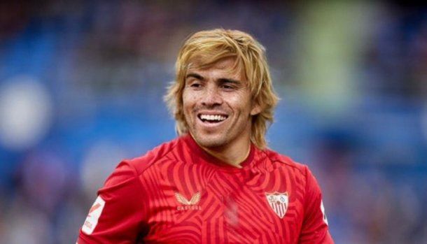 Memes y reacciones por los refuerzos de River