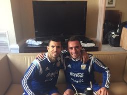 se juntaron los idolos: agüero y mancuello, en la seleccion se juntaron los idolos: agüero y mancuello, en la seleccion