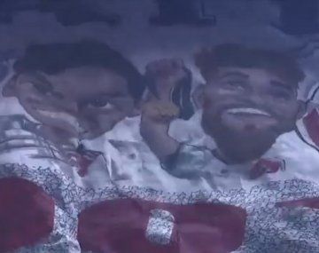 Ponzio se metió en la bandera con los máximos ídolos de River