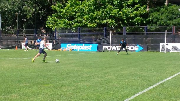 Con lluvia y con sol, Racing retornó a los entrenamientos