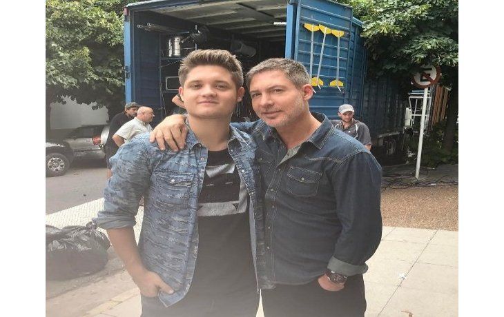 Toto y Adrián Suar en las grabaciones de El fútbol o yo