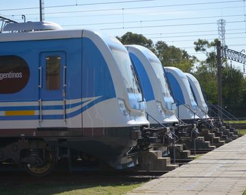 Antes de fin de mes llegan los trenes nuevos del ramal Constitución-La Plata