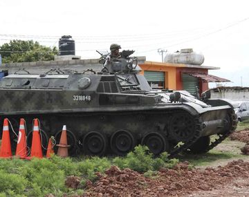 Hasta con un tanque buscan al Chapo