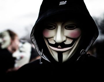 Anonymous asegura que hackeó el Banco Central ruso y amenaza con revelar acuerdos secretos