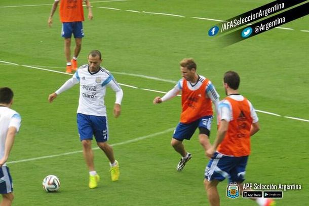 Sabella paró un posible equipo titular con Lavezzi por Higuaín