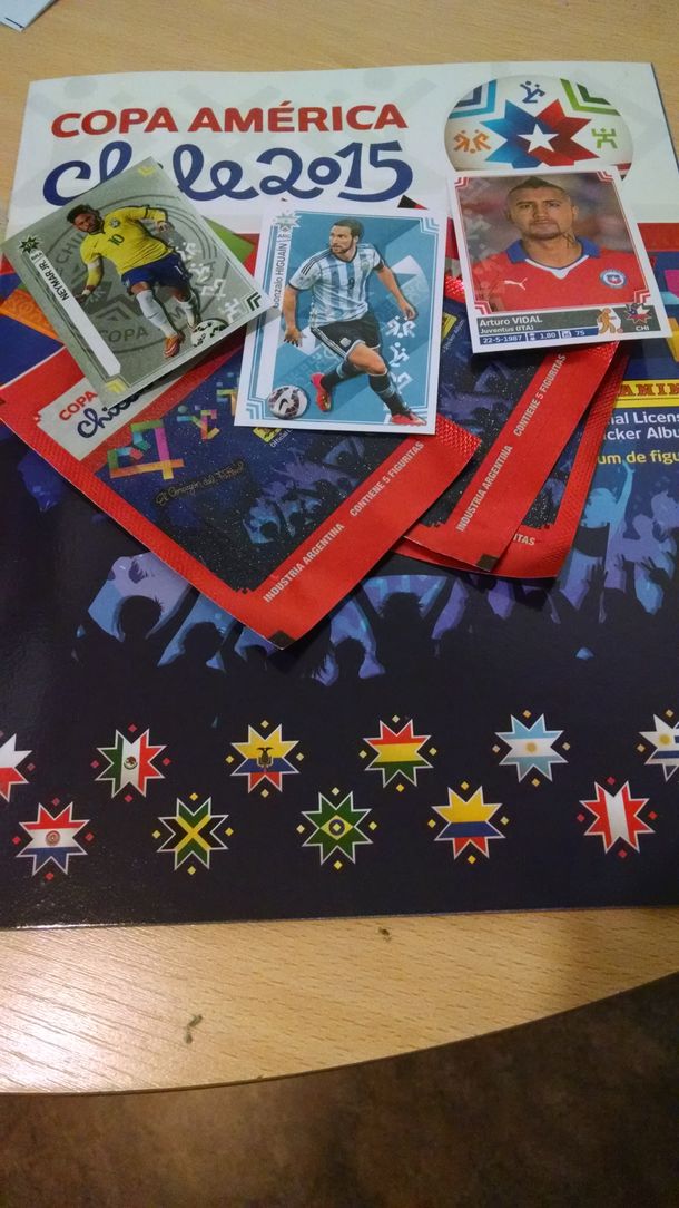 La Copa América revive una pasión inoxidable: el álbum de figuritas