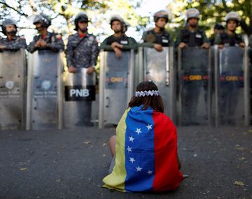 Un país en crisis y con dos presidentes: ¿qué está sucediendo en Venezuela?