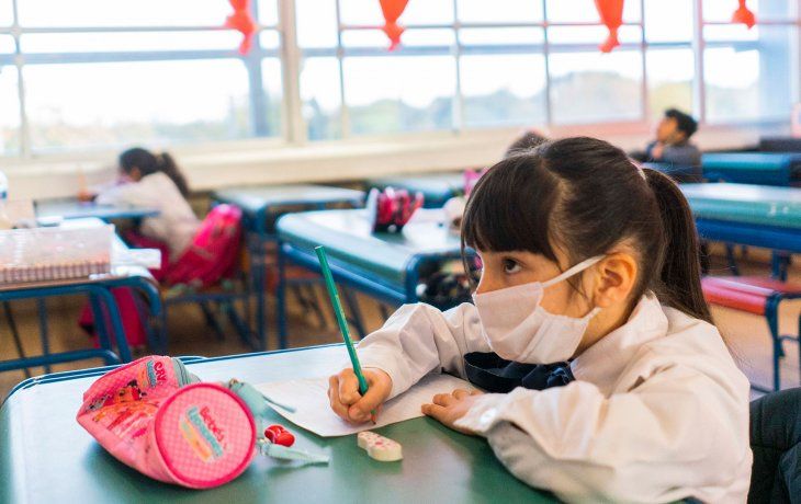 Estudian medidas para aumentar el uso de barbijo en niños ante el aumento de patologías respiratorias